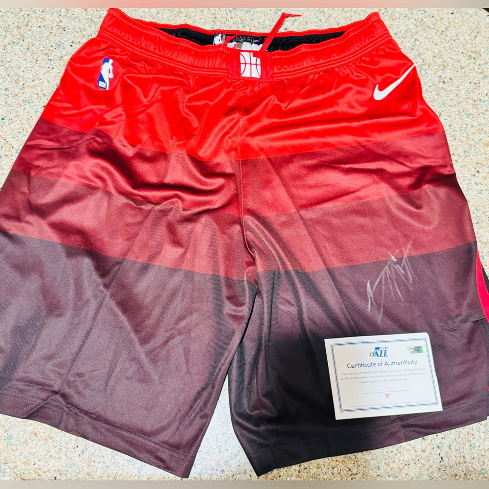 Donovan Mitchell Signed Pre Game Used Warm Up Shorts Utah Jazz Fanatics Read Bio